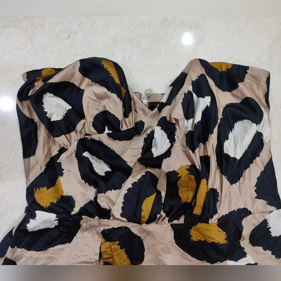 Strapless mini dress - Picture 2 of 4